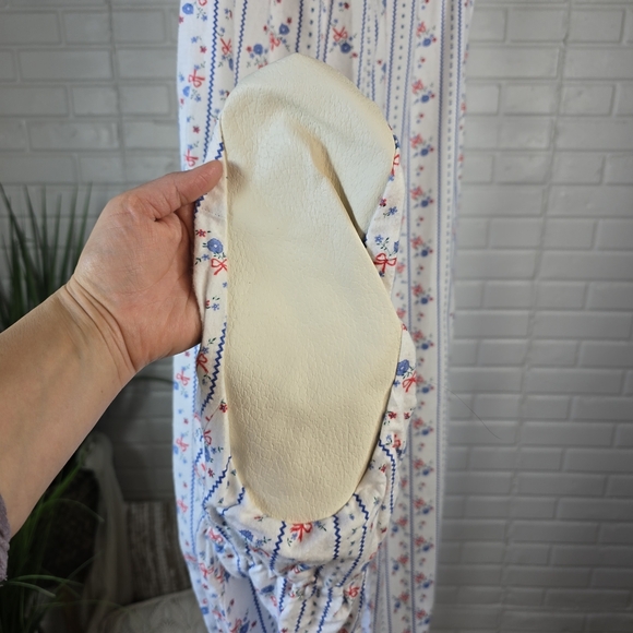 Vintage Carriage Court White Blue Floral Flannel Pajama Set Size Medium - Picture 14 of 14